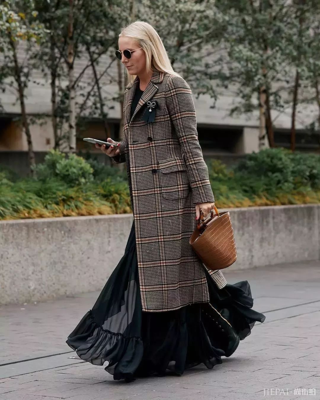 时髦又有女人味必穿外套+裙子，好看爆了！