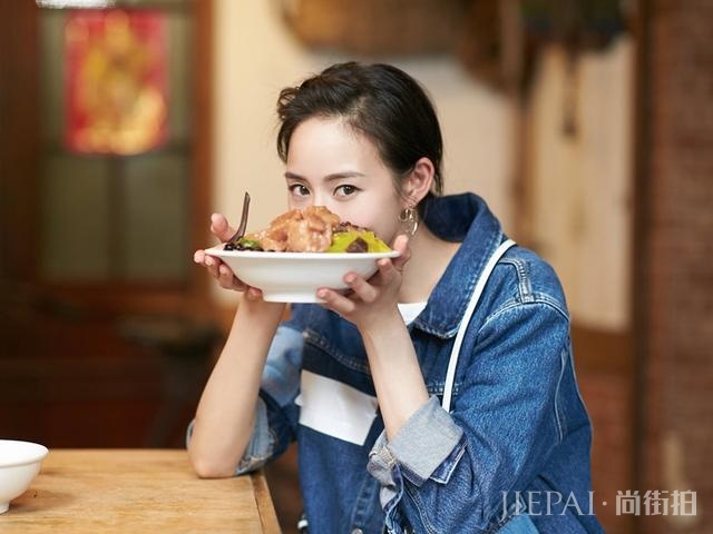 张钧甯《锋味》秀笔直美腿!