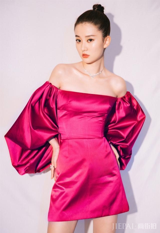 乔欣穿成“唐老鸭”,往下看到鞋让人眼前一亮!