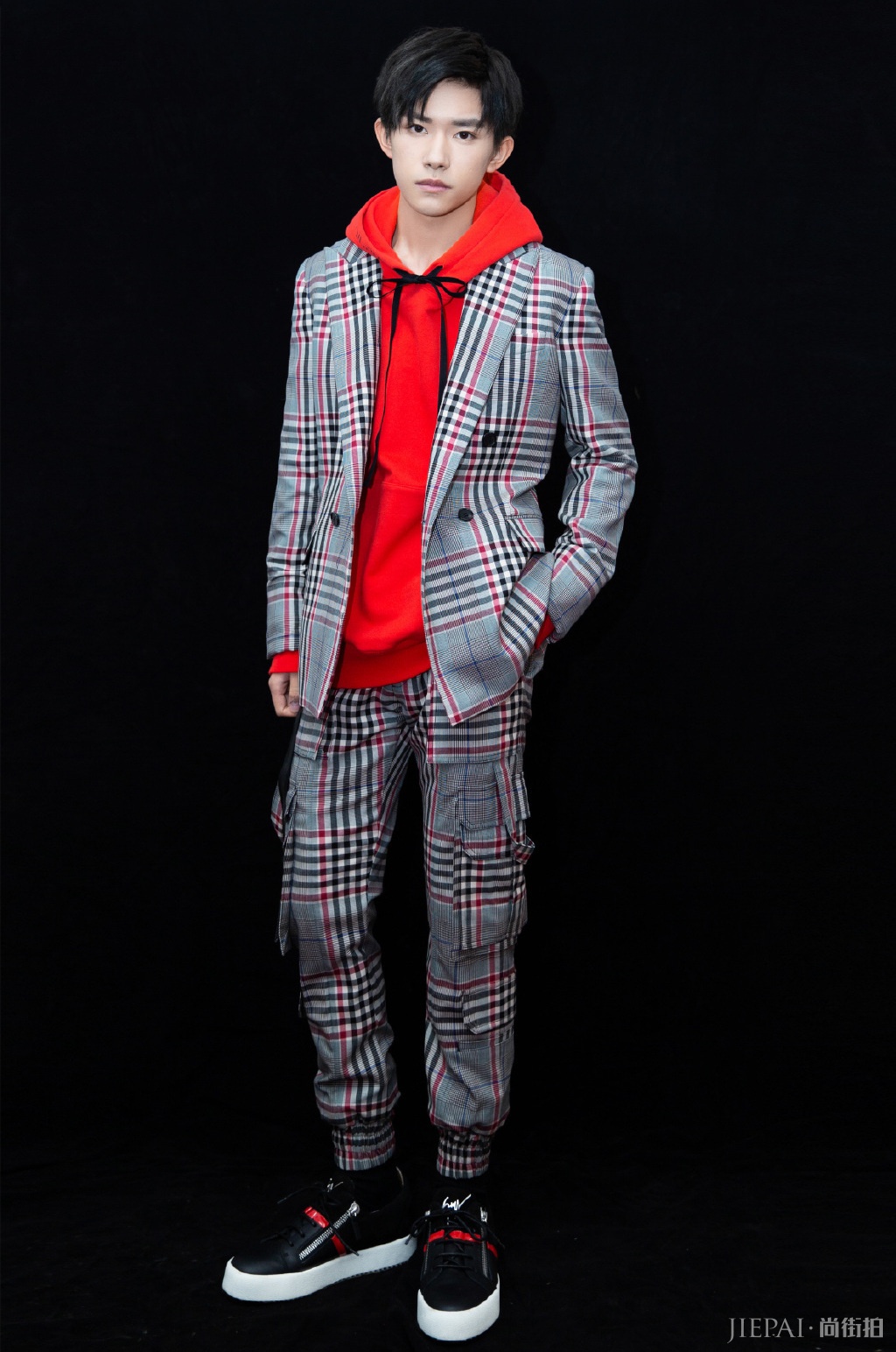 本命年穿红色,如何才能骚气却又不失帅气?