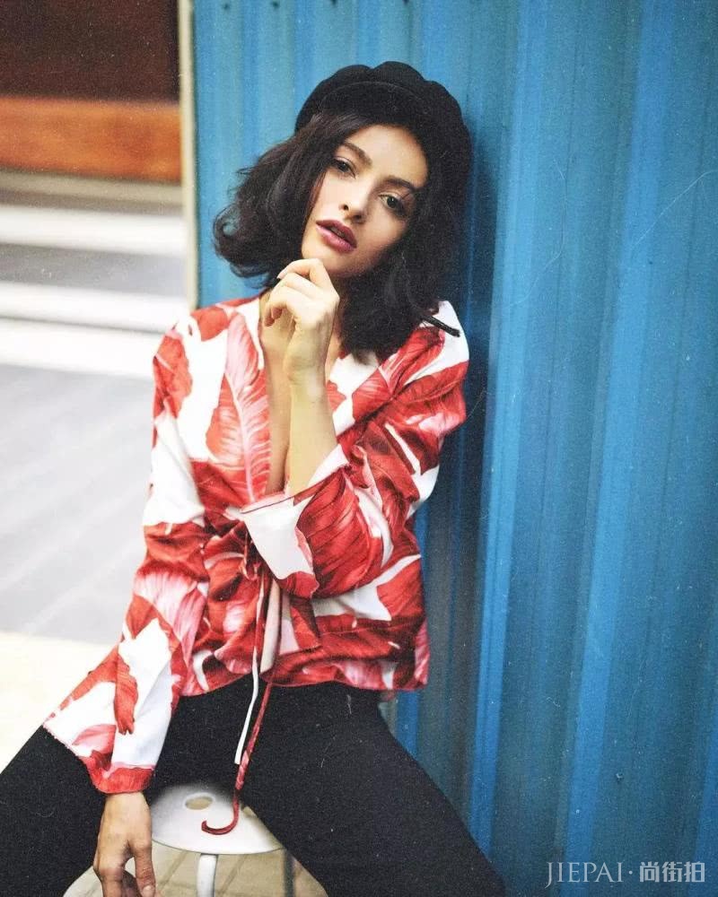 短发版的娜塔丽·波特曼，因一张照片而爆红，美得男女通杀？