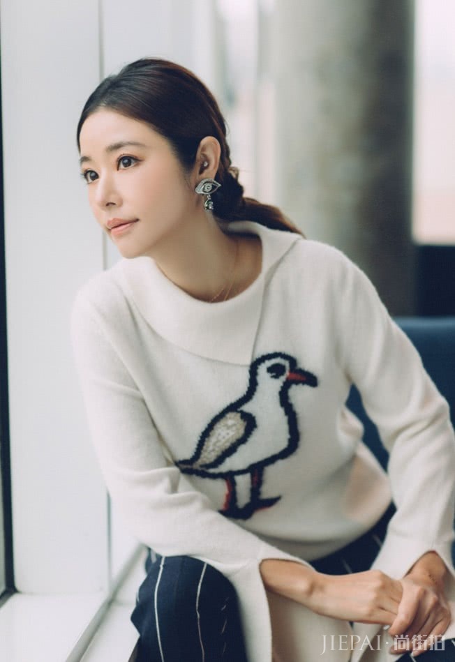 第一次见林心如的头发绑头发,头发有弹性的?