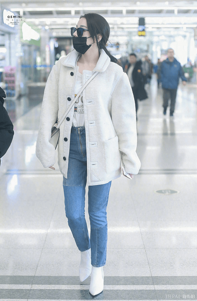 迪丽热巴变身18岁青春少女，风格多变不重样