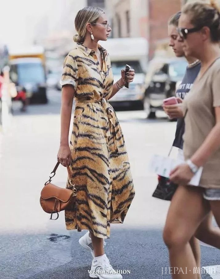 豹纹也能穿出优雅，做2019的时尚赢家！