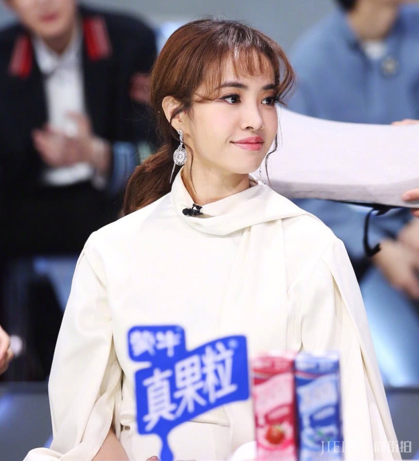 蔡依林这么高的跟不会摔吗？难为了