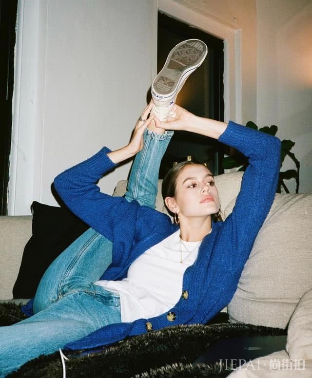 拥有50双匡威的欧阳娜娜,竟输给这位天才超模,3双匡威就赢了