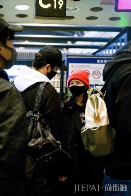 陈妍希这个小笼包脸过得贼幸福!