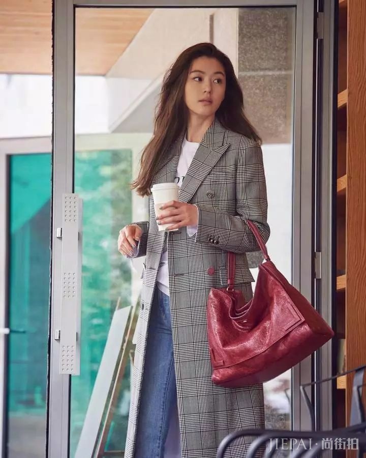 全智贤阔腿裤西装上身老娘天下最美，成“职场穿搭”模板！