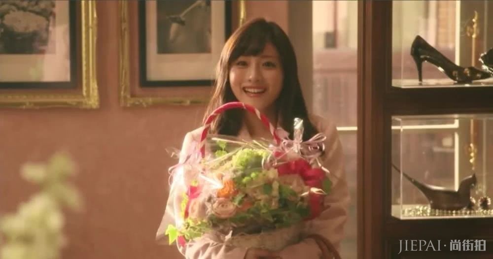 158的小个子女神,整天迷恋她32岁的颜,难道不腻吗?