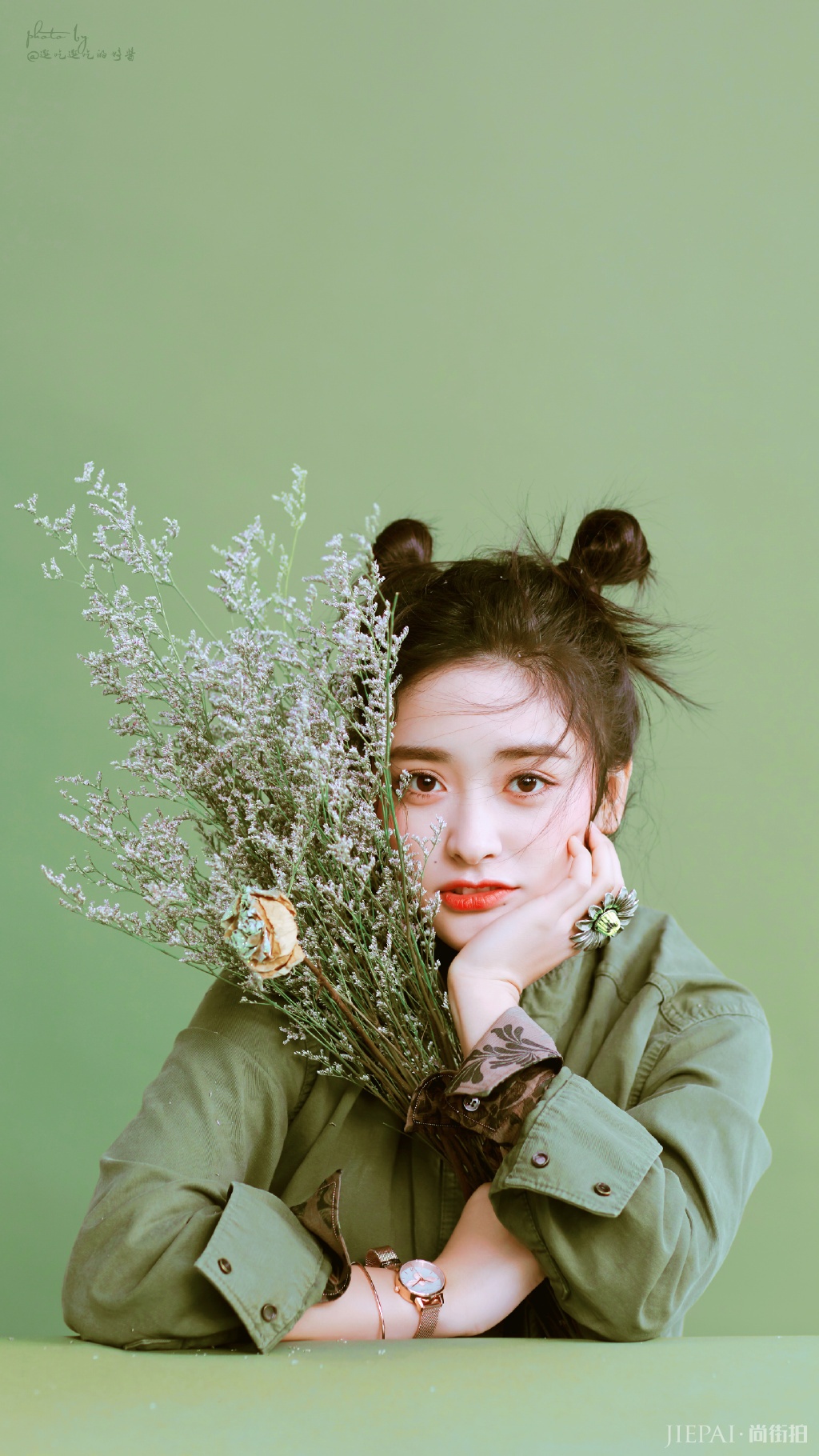 沈月扎哪吒丸子头发型，精灵可爱又时尚