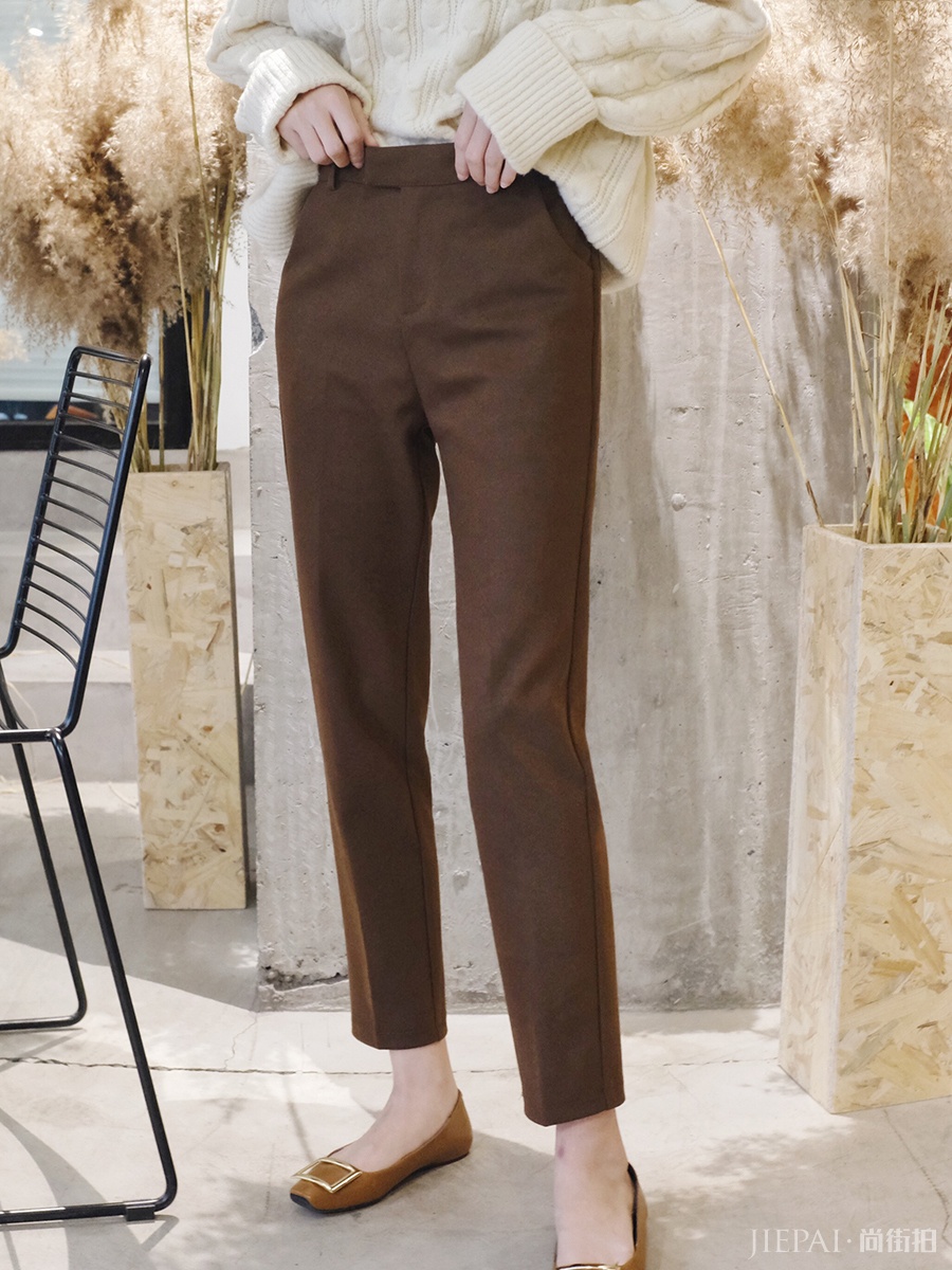 焦糖色单品自带高级感,今冬天流行时尚耐看更耐脏