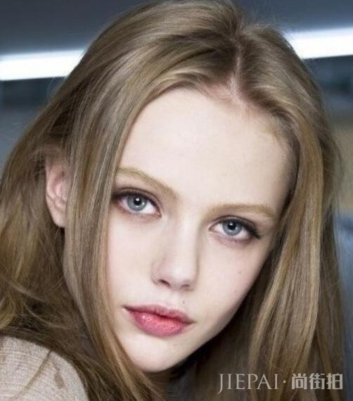 被誉为“落入凡间的精灵”，还碾压老前辈成大秀闭场的模特？