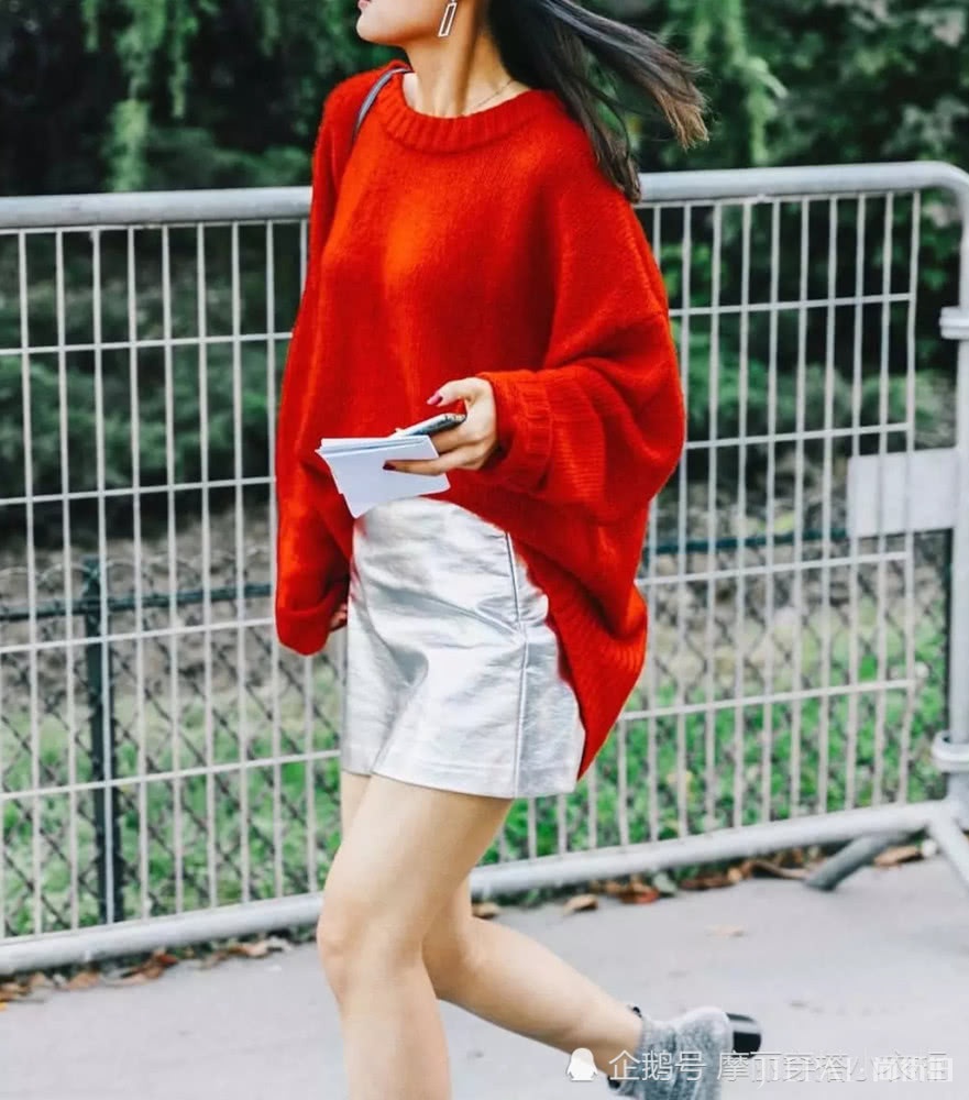 秋冬针织衫搭配这3款裙子,让你变身时尚之王