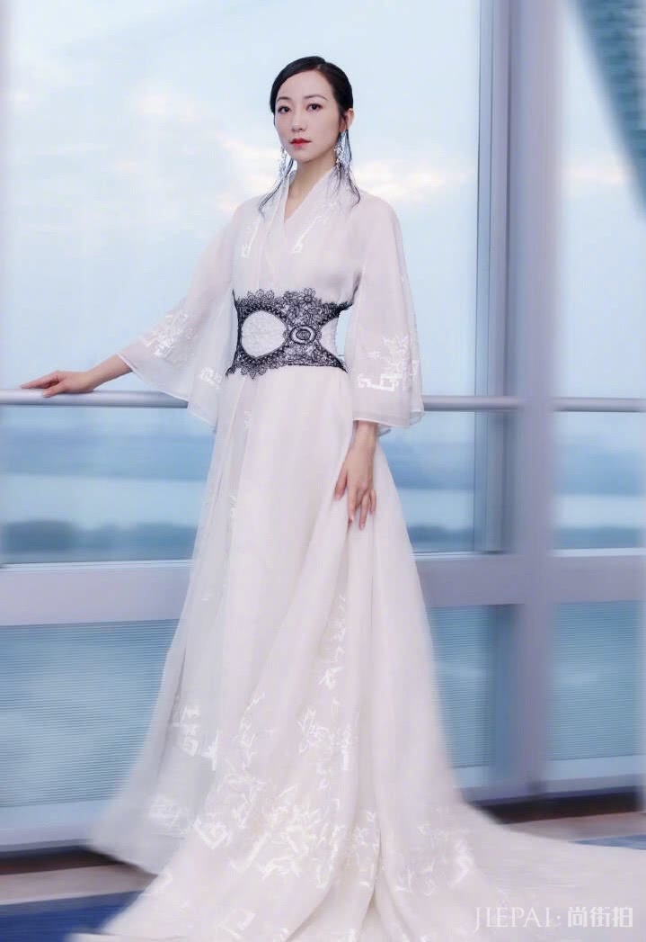 韩雪跨年晚会一袭汉服好吸睛！