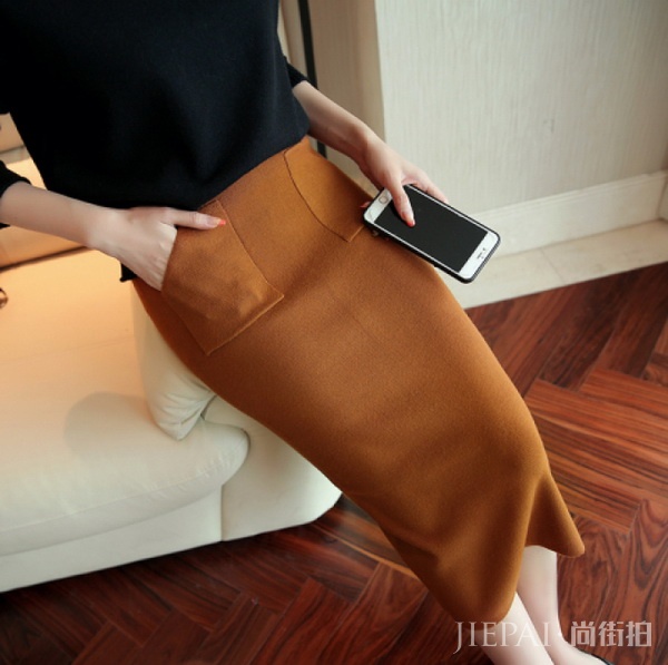 开叉长裙塑美臀,媲美女神的36D