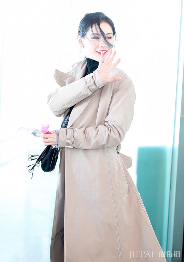 张予曦前脚“抹布裙”刚走，现在又玩“土豆泥”！