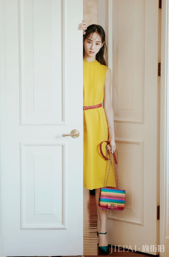 张钧甯的黄裙子,衣服普通加脸很美!