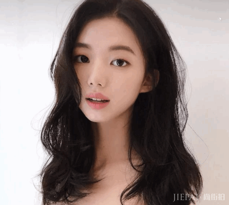 2019年“懒人烫”火了,中长发女生可以作参考!