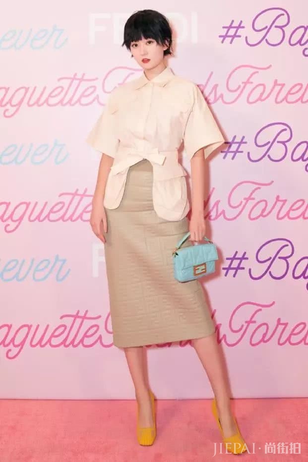 乔欣齐刘海短发又帅气又减龄,简直呆萌极了