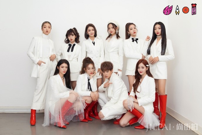 杨超越硬核女团蓬头垢面曝光真颜值