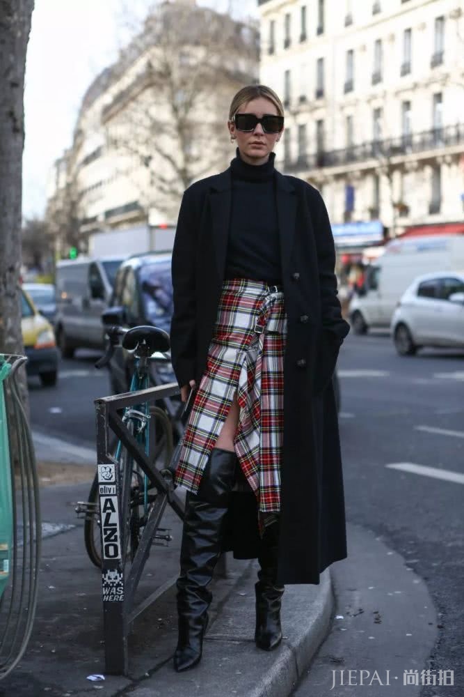 大衣羽绒服里面一件黑色打底衫全搞定