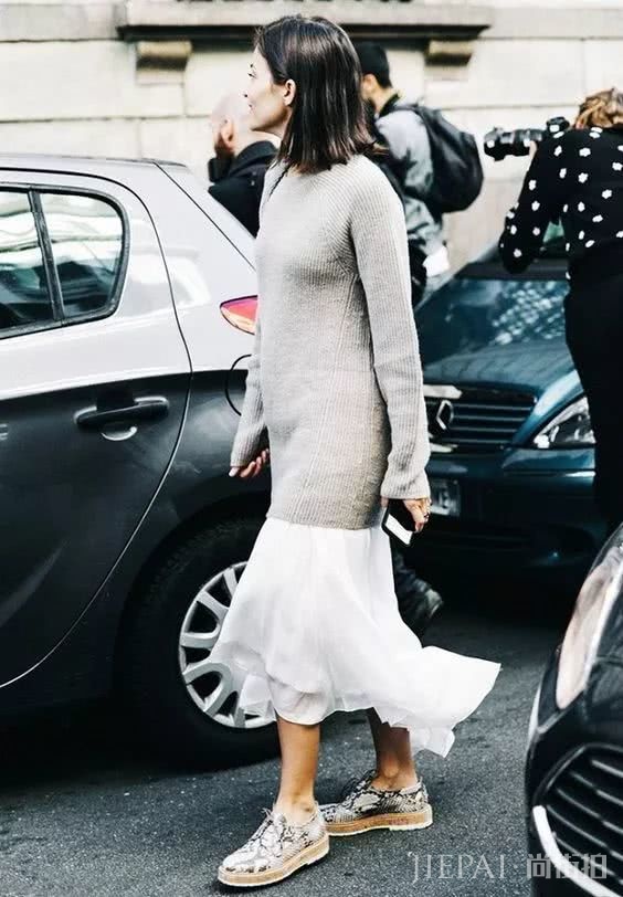 外套内搭的连衣裙有这些