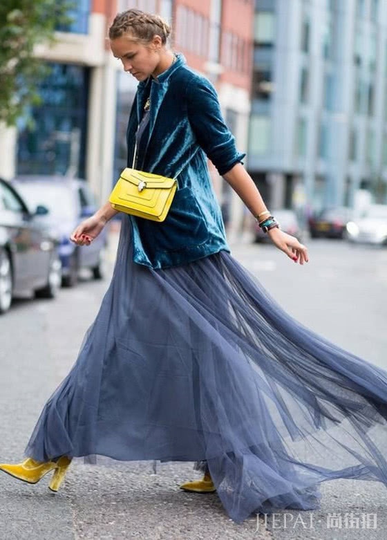 秋冬选择西装+裙子,打造你的最in时尚搭配