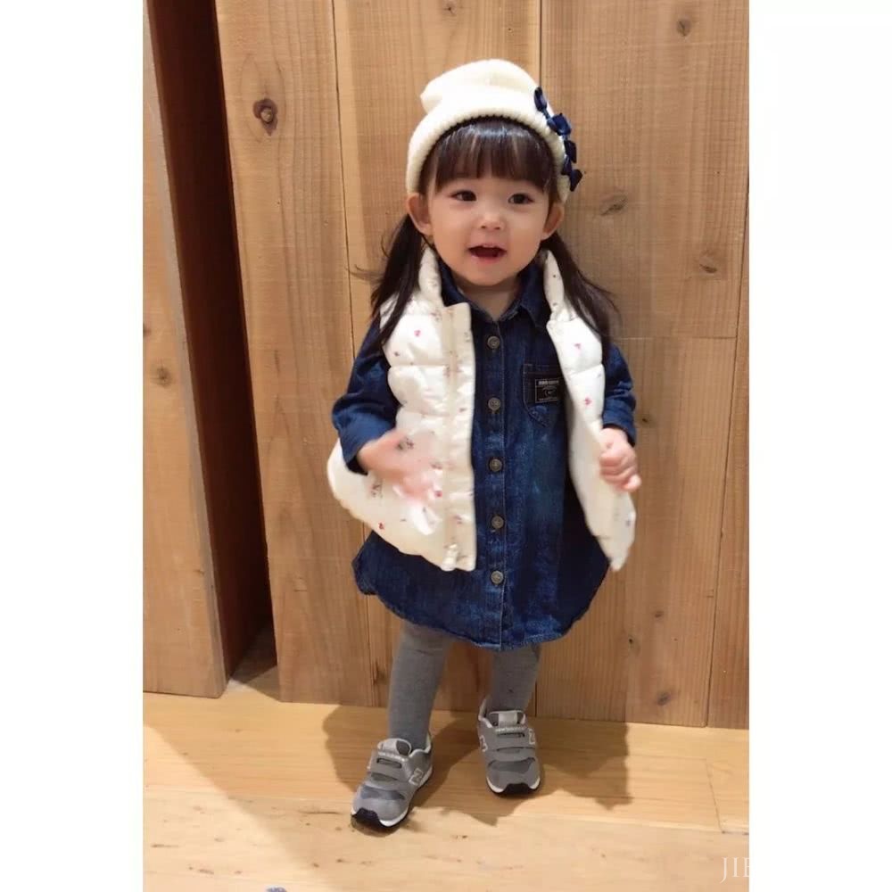 日本1岁小女孩太太萌啦！每日穿搭走红ins