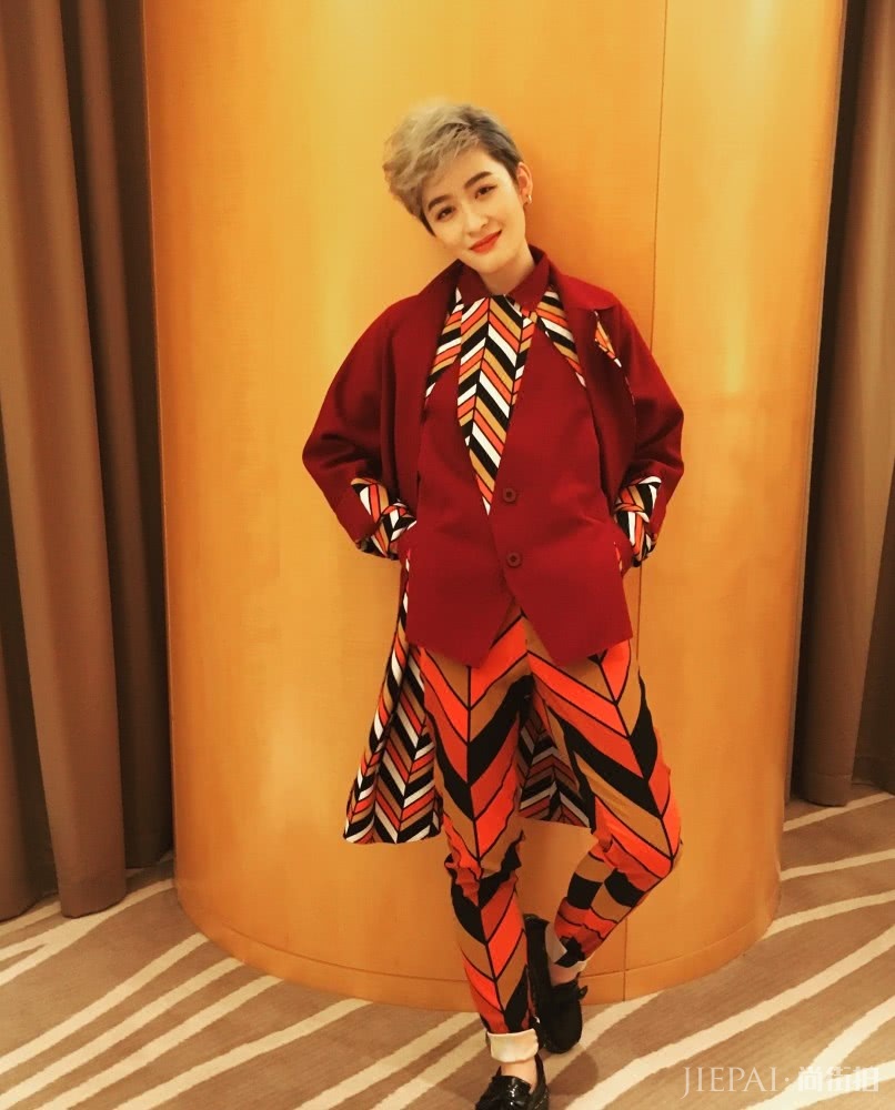 曾轶可《吐槽大会》里的超短发又帅又酷，选对发型很重要