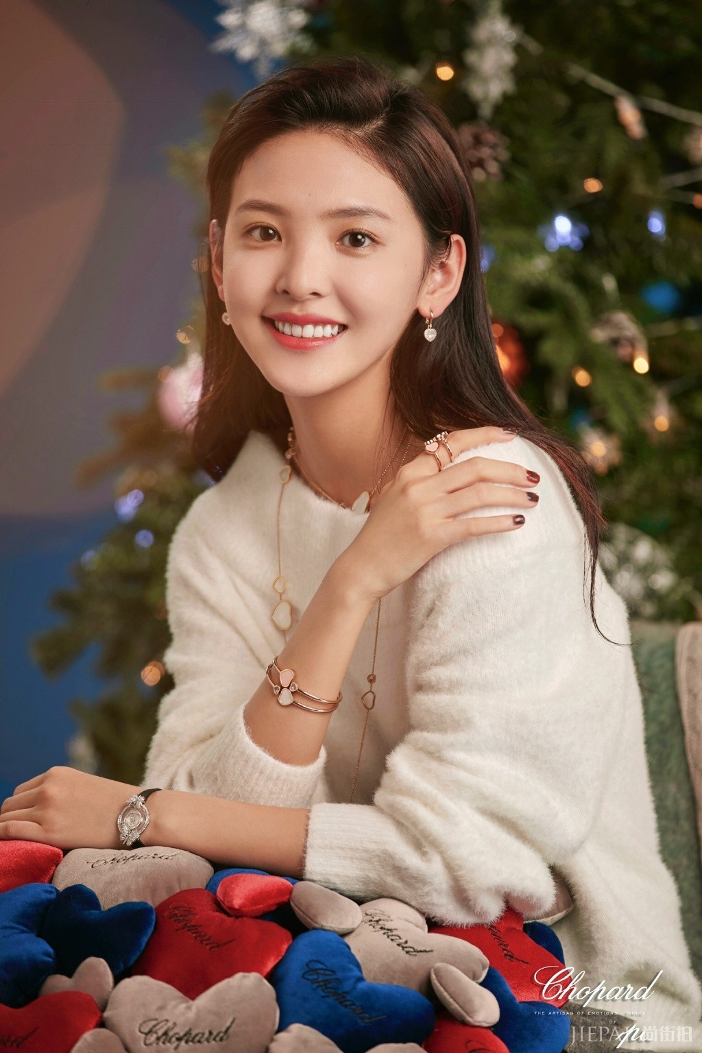 章若楠少女粉外套+帽子很有青春样,少女穿搭太好看了!
