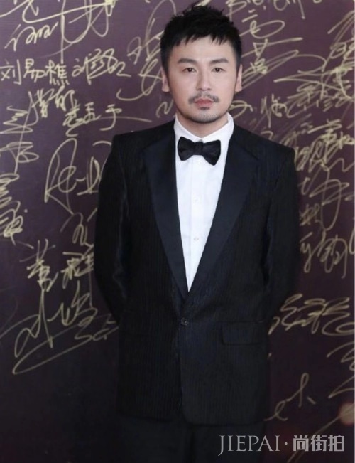 Angelababy大胆尝试狗啃刘海却意外撞脸王子文