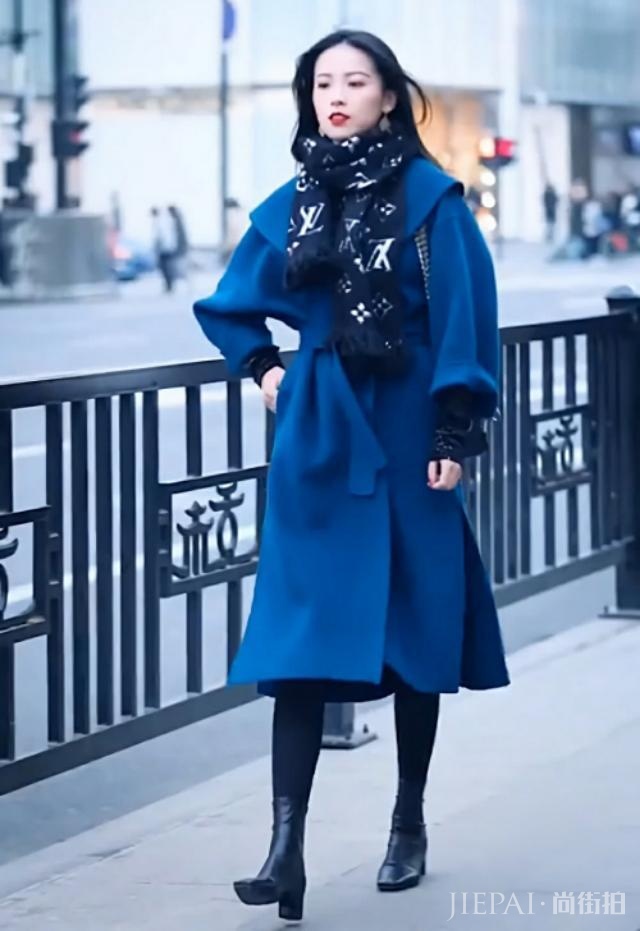 想秀秀“天鹅腿”，却是火了“鲶鱼鞋”，特别显腿细！