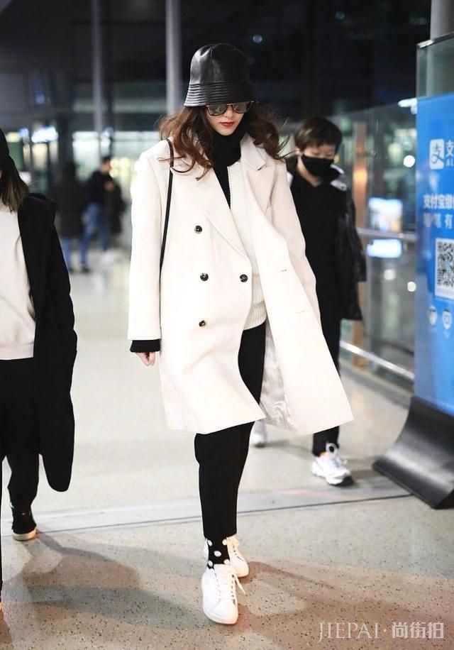 唐嫣变身大萝莉,气质爆棚!