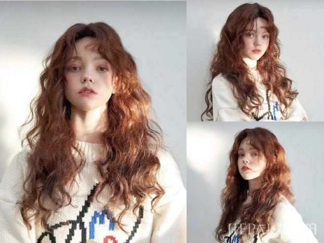 2019年适合脸大的女生的“筷子烫”发型！