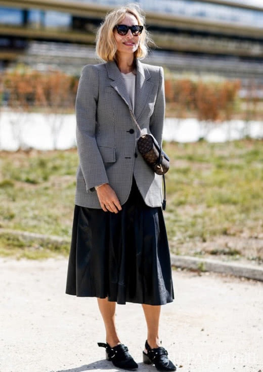 秋冬选择西装+裙子,打造你的最in时尚搭配