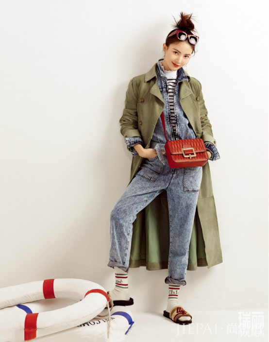 《瑞丽伊人风尚》金晨最新时尚大片 演绎多变海军风