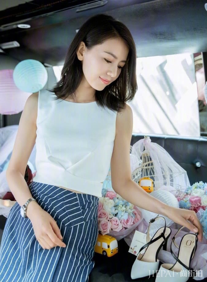 高圆圆穿高领内搭，保暖百搭还显得高级时尚