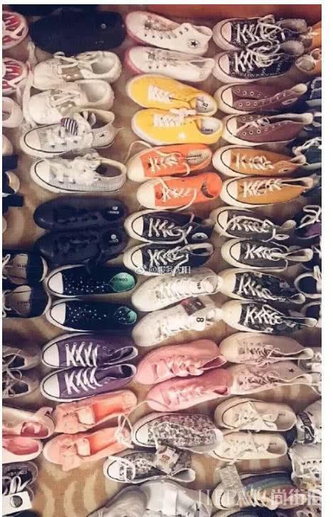 拥有50双匡威的欧阳娜娜,竟输给这位天才超模,3双匡威就赢了