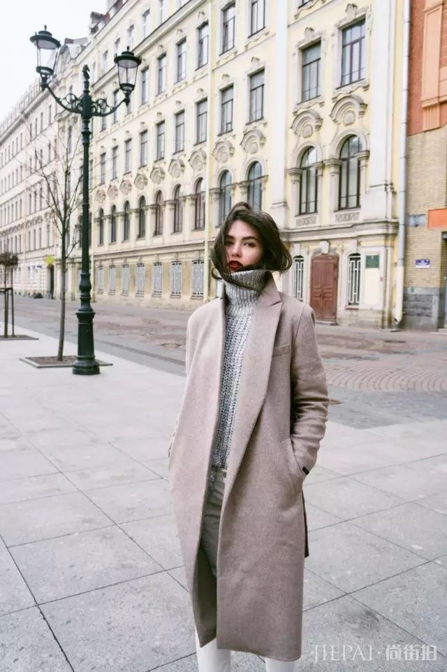 大衣+高领毛衣才是最佳CP!