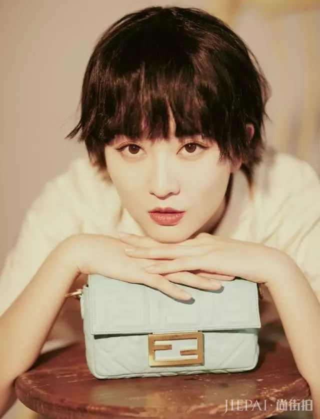 乔欣齐刘海短发又帅气又减龄,简直呆萌极了