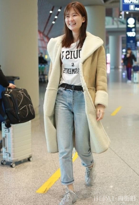 乔欣牛仔裤都洗到掉线也不换新的,意外成了时尚品!