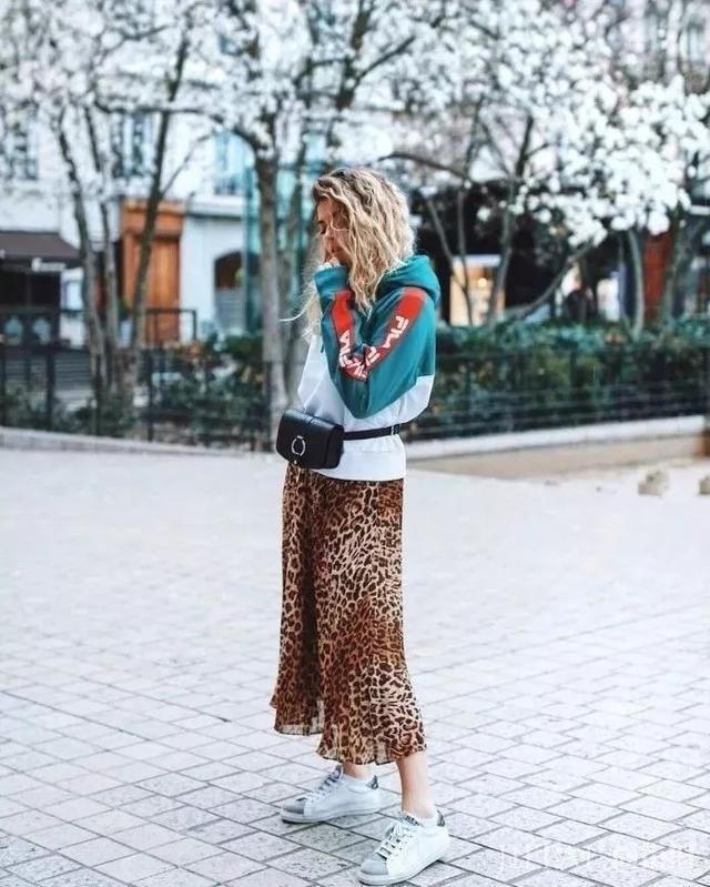 亚洲大妈专属豹纹今春这样最时尚,走向潮流前线!