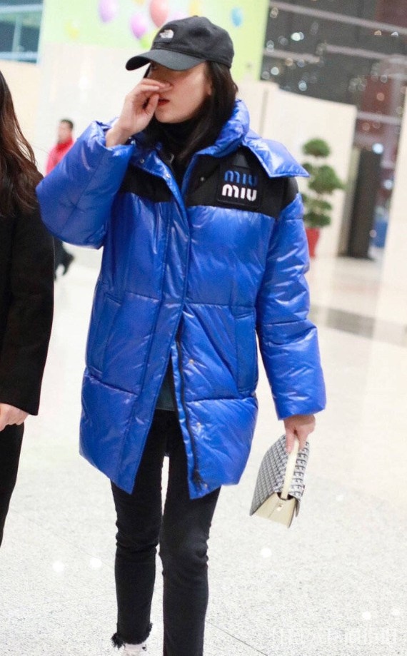 宋佳连鞋底都被压得跟“纸片”似的！这是胖了？