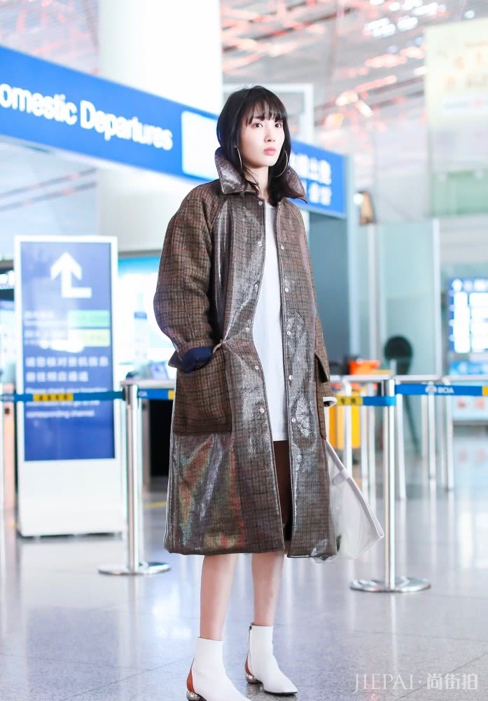 冬天这样穿保暖又显高显瘦,明星也在这样穿