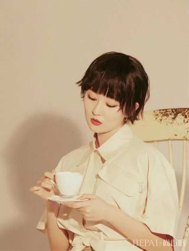 乔欣齐刘海短发又帅气又减龄,简直呆萌极了