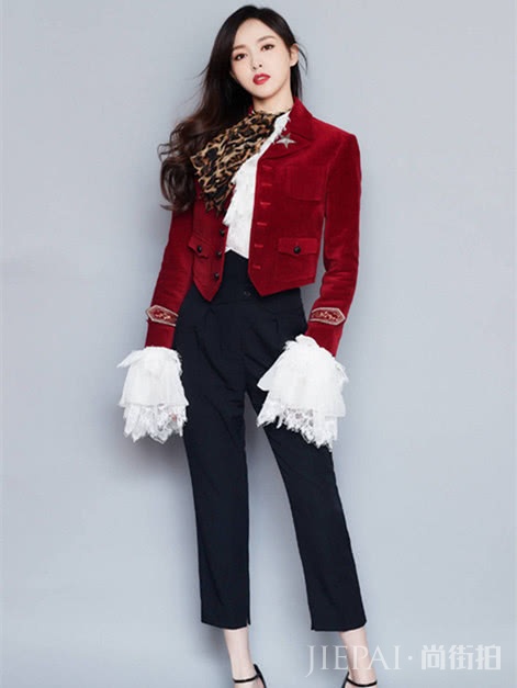 唐嫣出席活动穿衣性感又优雅,私下穿搭却软萌可爱