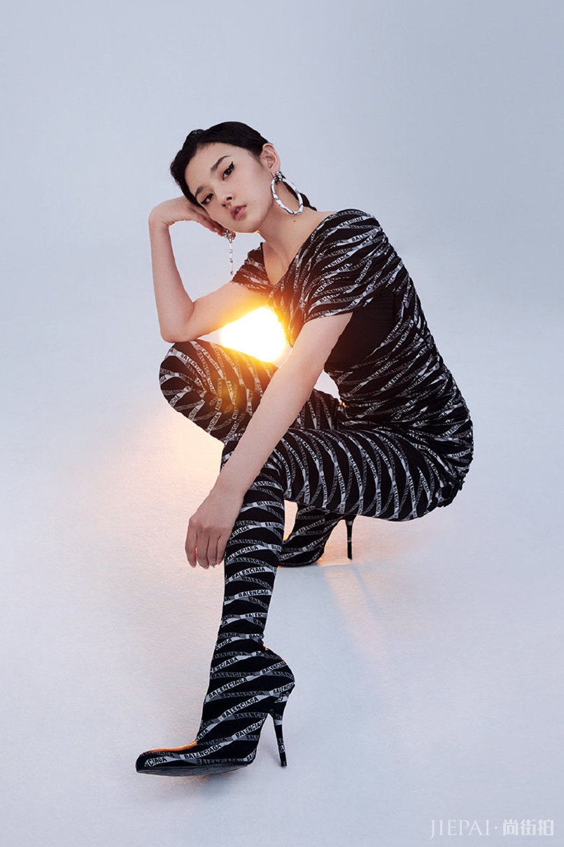 宋祖儿从清纯少女到复古女郎,时髦感越来越强