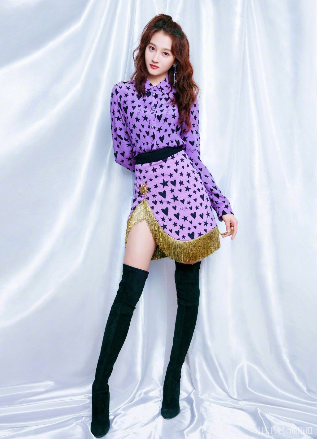 关晓彤礼服穿搭太好看,一双大长腿简直就是礼服穿搭杀手锏!