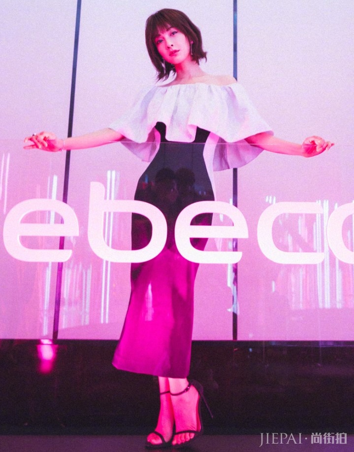 吴昕“蘑菇腰”意外火了，佩服！