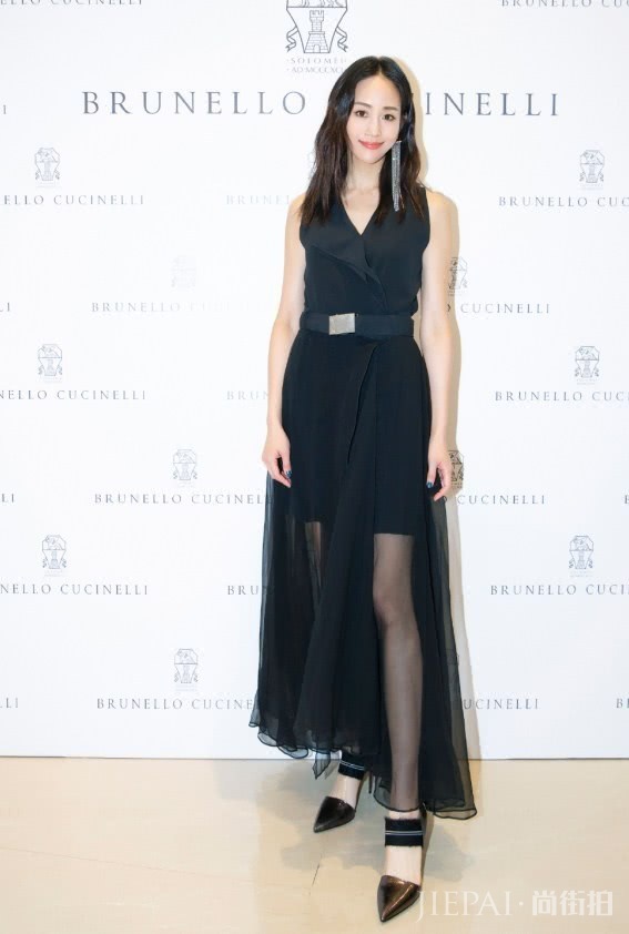 张钧甯的黄裙子,衣服普通加脸很美!